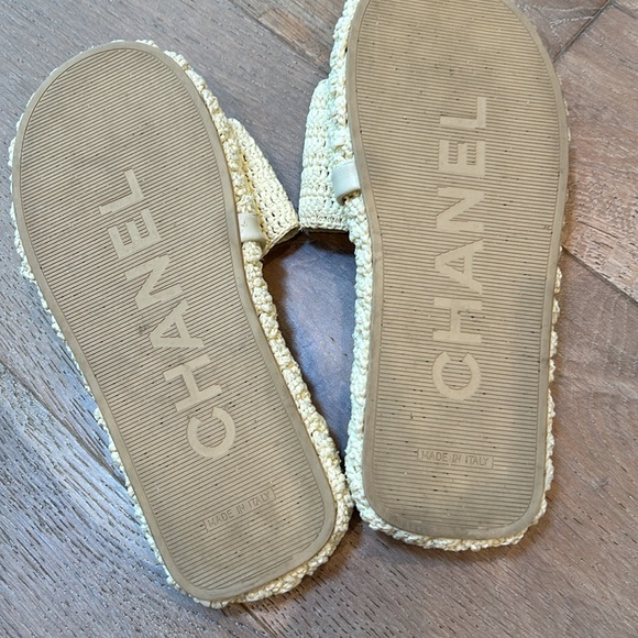 Chanel Rafia Slides - Picture 4 of 8